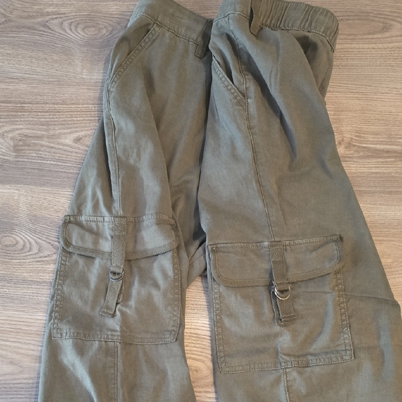 Torrid Olive Cargo Wide Leg Pants 122 - Picture 7 of 9